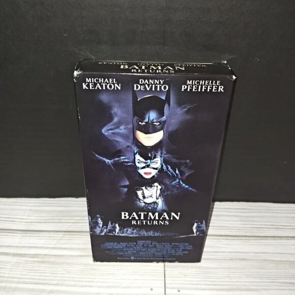 Batman Returns VHS 1992 Warner Bros Michael Keaton Tim Burton Superhero Action - Picture 1 of 7